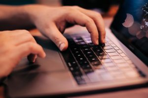 Muchos trabajos van a desaparecer en el futuro, pero puedes ayudar a tus hijos a mejorar con oportunidades extraescolares STEAM